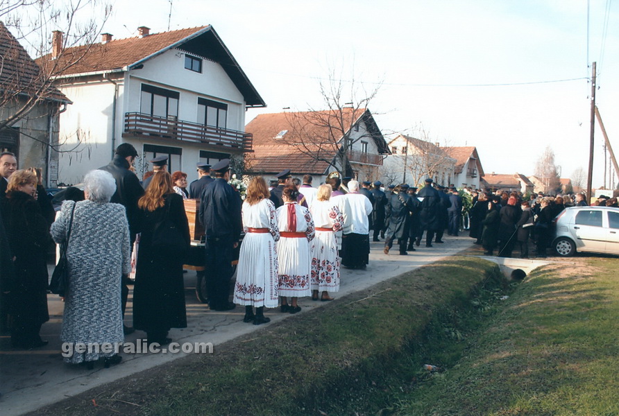 20041225 Josip Generalic funeral, Hlebine 2004 (24)