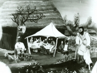 Josip Generalić, 1955, Pod šatorom (Under the tent), ulje na staklu (oil on glass)